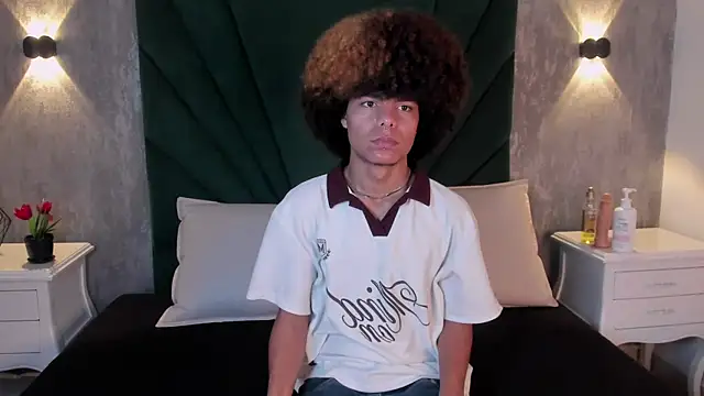 Alexiis Etereo online show from February 2026 03:57:01 PM