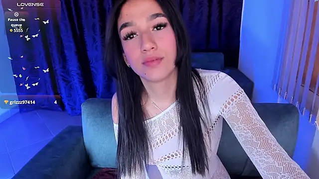 Snapshot of SaraaMills chatting on January 2025 10:44:01 PM SaraaMills online show from January 2025 10:44:01 PM