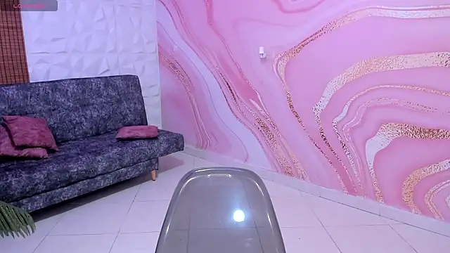 Snapshot of SaraaMills chatting on March 2025 07:50:02 PM SaraaMills online show from March 2025 07:50:02 PM