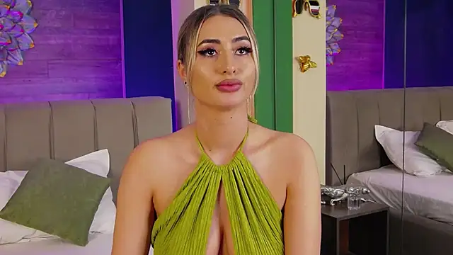 LoraDevine online show from November 2025 11:40:02 PM