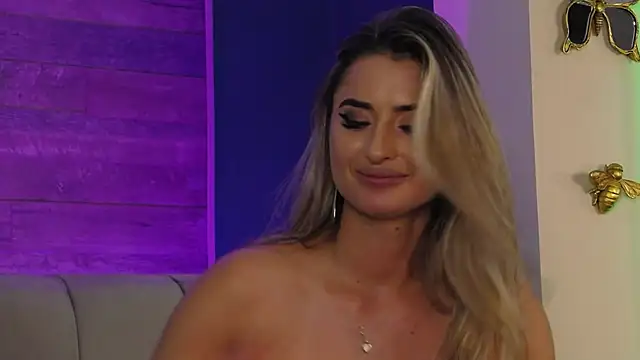 LoraDevine online show from July 2026 03:23:01 AM
