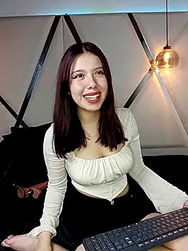 Snapshot of MarielQueenx chatting on December 2024 03:08:02 AM MarielQueenx online show from December 2024 03:08:02 AM