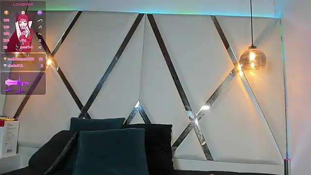 Snapshot of MarielQueenx chatting on December 2024 06:15:02 AM MarielQueenx online show from December 2024 06:15:02 AM