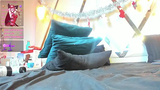 Snapshot of MarielQueenx chatting on December 2024 05:33:02 AM MarielQueenx online show from December 2024 05:33:02 AM