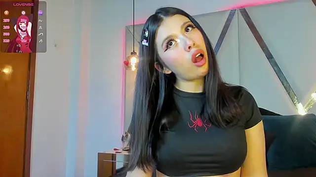 Snapshot of MarielQueenx chatting on March 2025 05:29:02 AM MarielQueenx online show from March 2025 05:29:02 AM