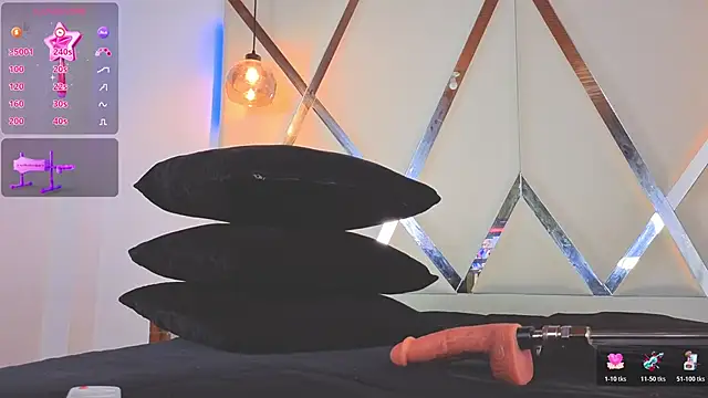 Snapshot of MarielQueenx chatting on November 2025 04:24:02 AM MarielQueenx online show from November 2025 04:24:02 AM