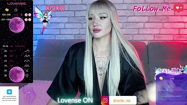Snapshot of Eva_Evile chatting on December 2024 11:44:01 AM Eva Evile online show from December 2024 11:44:01 AM