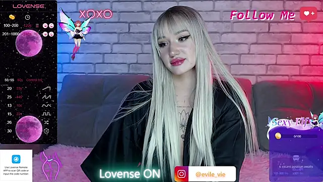 Snapshot of Eva_Evile chatting on December 2024 01:54:02 PM Eva Evile online show from December 2024 01:54:02 PM