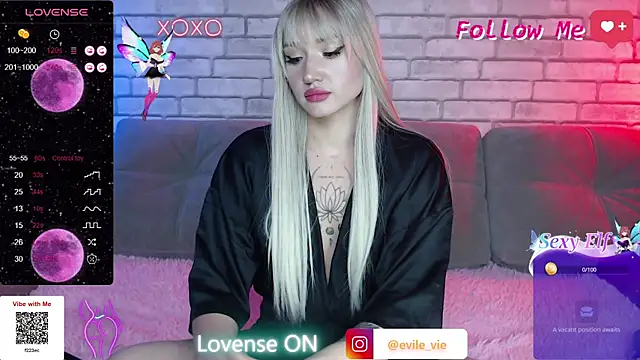 Snapshot of Eva_Evile chatting on December 2024 12:34:02 PM Eva Evile online show from December 2024 12:34:02 PM