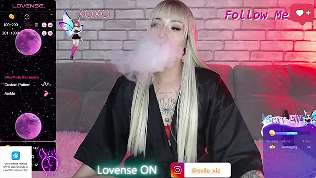 Snapshot of Eva_Evile chatting on February 2025 04:00:02 PM Eva Evile online show from February 2025 04:00:02 PM