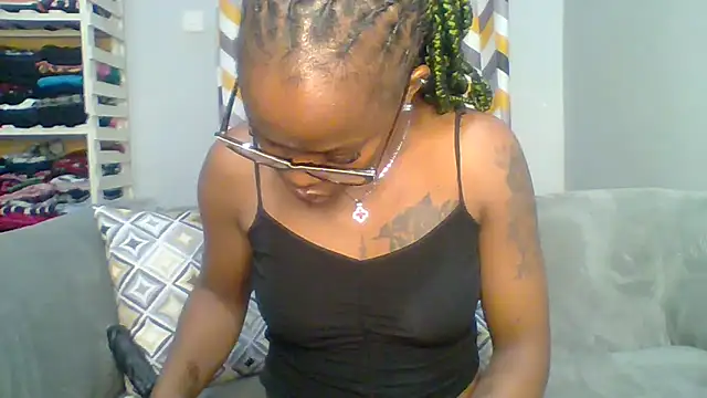 Petite 254 online show from March 2026 11:31:02 PM