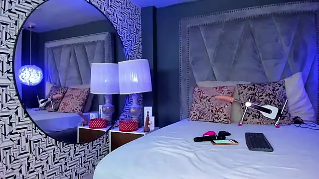 Hotsamantamature online show from March 2025 07:38:01 PM