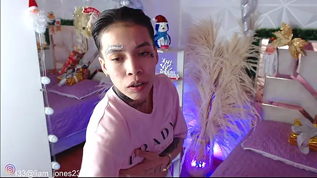 Jonesliam23 online show from December 2025 07:43:02 PM