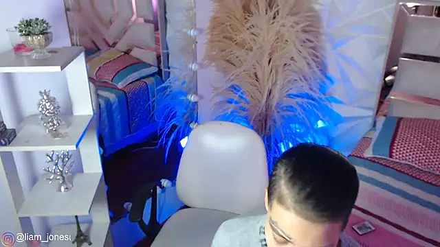 Jonesliam23 online show from March 2026 07:24:02 PM