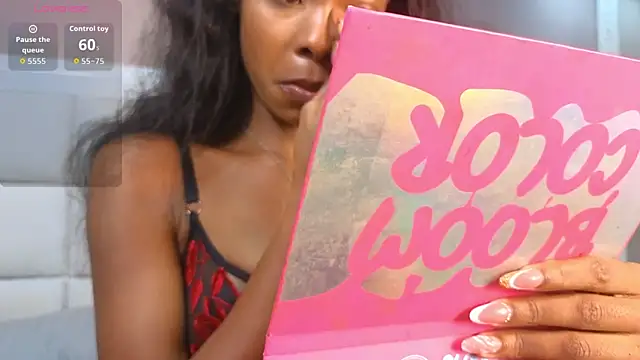 Snapshot of adaraSmiith chatting on November 2025 11:43:02 AM adaraSmiith online show from November 2025 11:43:02 AM