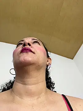 luisa curli online show from December 2025 05:05:01 AM