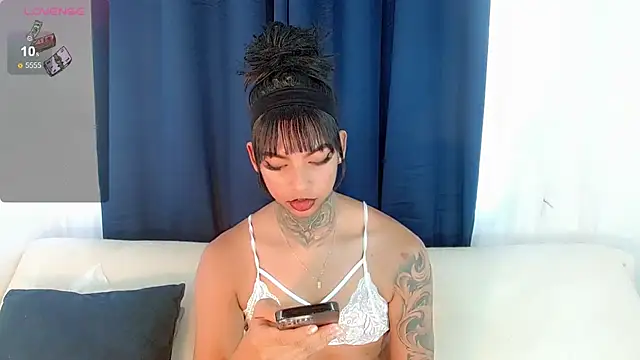 laura sweett120 online show from November 2025 01:33:02 PM