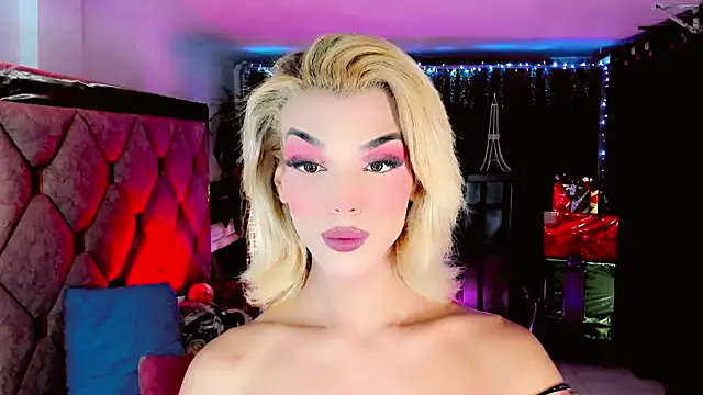 Snapshot of the-horus-girl chatting on December 2025 01:44:01 AM the-horus-girl online show from December 2025 01:44:01 AM