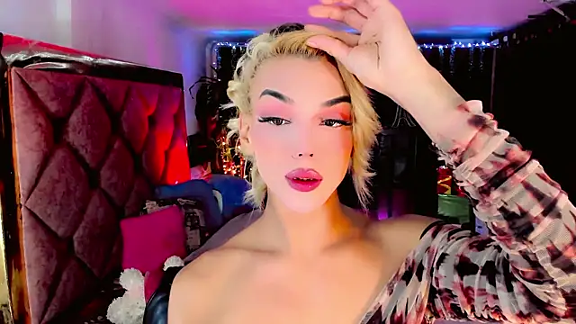 Snapshot of the-horus-girl chatting on December 2025 11:34:01 PM the-horus-girl online show from December 2025 11:34:01 PM