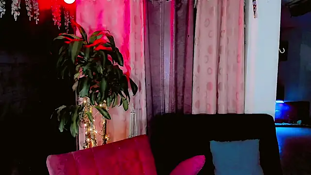 Snapshot of the-horus-girl chatting on January 2026 05:55:02 AM the-horus-girl online show from January 2026 05:55:02 AM