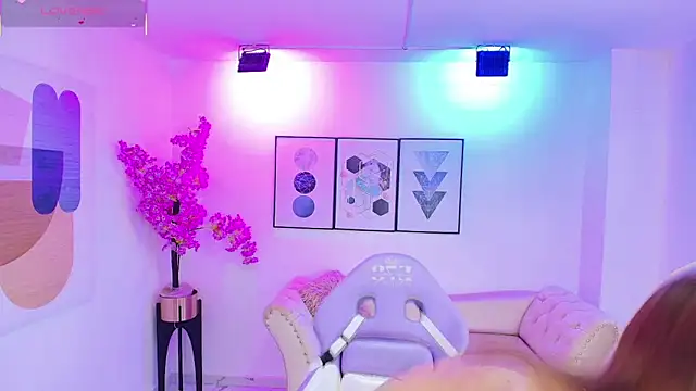 Snapshot of Tamara_slimx chatting on October 2025 10:58:01 PM Tamara slimx online show from October 2025 10:58:01 PM