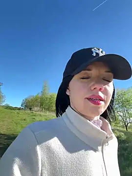 Snapshot of Vanesskaa chatting on April 2026 03:49:02 PM Vanesskaa online show from April 2026 03:49:02 PM