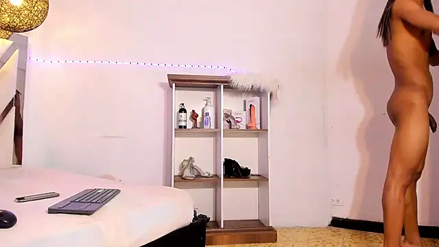 Snapshot of rose_scottt chatting on February 2025 02:21:02 PM rose scottt online show from February 2025 02:21:02 PM