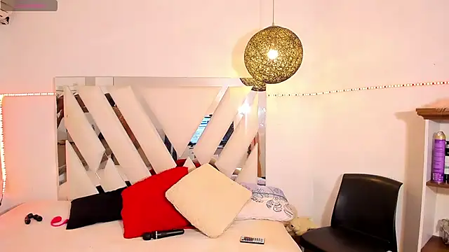 Snapshot of rose_scottt chatting on February 2025 12:03:02 PM rose scottt online show from February 2025 12:03:02 PM