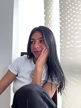 Liissa cute  online show from February 2025 06:32:02 PM