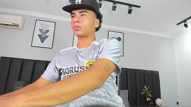 ANGEL NICOLAS online show from January 2025 09:36:01 PM