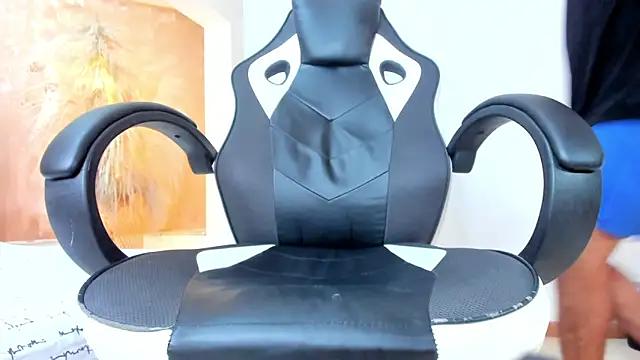 ANGEL NICOLAS online show from February 2025 09:01:01 PM