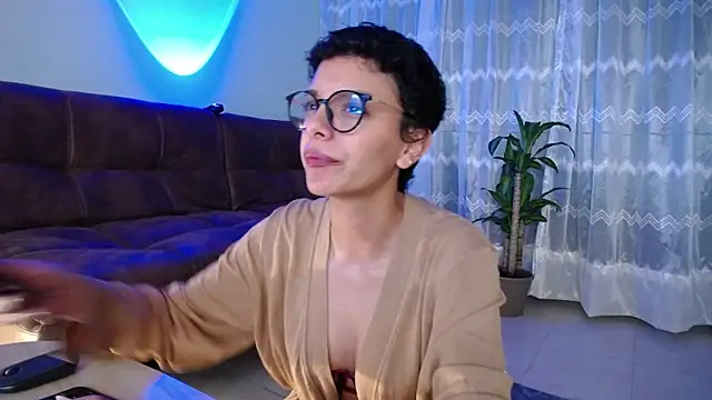 peyton golden1 online show from January 2025 12:23:01 AM