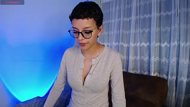 peyton golden1 online show from February 2025 04:10:01 AM