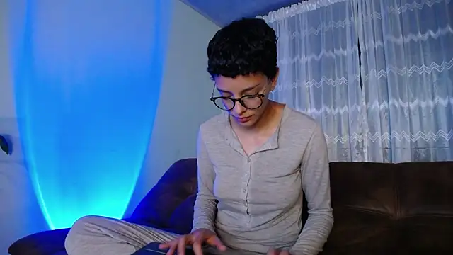 peyton golden1 online show from March 2025 07:29:02 AM