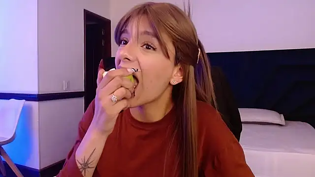 peyton golden1 online show from April 2026 03:12:01 AM