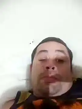 Snapshot of juanbenitez2 chatting on March 2025 04:34:02 PM juanbenitez2 online show from March 2025 04:34:02 PM