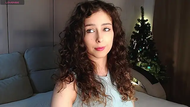 Snapshot of cosmosbaby chatting on December 2024 01:11:02 PM cosmosbaby online show from December 2024 01:11:02 PM