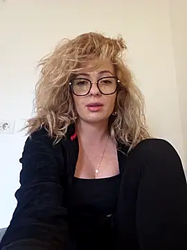 Snapshot of Selenna_emma chatting on September 2025 11:34:01 AM Selenna emma online show from September 2025 11:34:01 AM