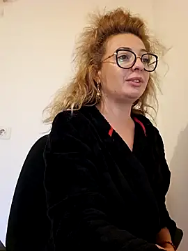 Snapshot of Selenna_emma chatting on October 2025 01:39:02 PM Selenna emma online show from October 2025 01:39:02 PM