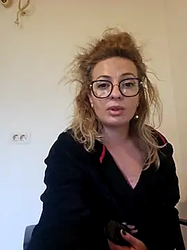 Snapshot of Selenna_emma chatting on October 2025 01:40:02 PM Selenna emma online show from October 2025 01:40:02 PM