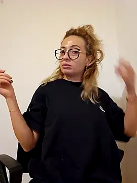 Snapshot of Selenna_emma chatting on October 2025 08:40:01 PM Selenna emma online show from October 2025 08:40:01 PM