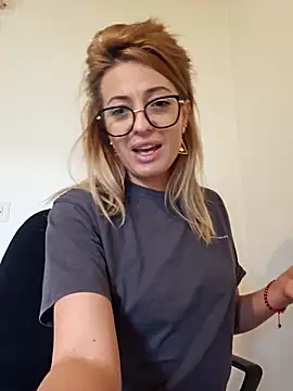 Snapshot of Selenna_emma chatting on October 2025 11:21:02 AM Selenna emma online show from October 2025 11:21:02 AM