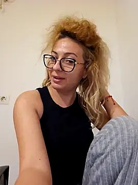 Snapshot of Selenna_emma chatting on October 2025 03:47:02 PM Selenna emma online show from October 2025 03:47:02 PM