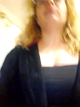 Snapshot of Selenna_emma chatting on November 2025 03:01:02 PM Selenna emma online show from November 2025 03:01:02 PM