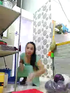 Snapshot of Yinzing_502 chatting on December 2024 06:44:02 AM Yinzing 502 online show from December 2024 06:44:02 AM