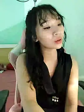 Snapshot of Yinzing_502 chatting on January 2025 03:40:02 PM Yinzing 502 online show from January 2025 03:40:02 PM