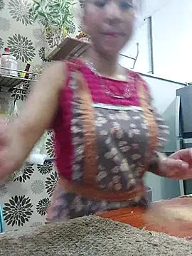 Snapshot of Yinzing_502 chatting on March 2025 12:22:01 PM Yinzing 502 online show from March 2025 12:22:01 PM