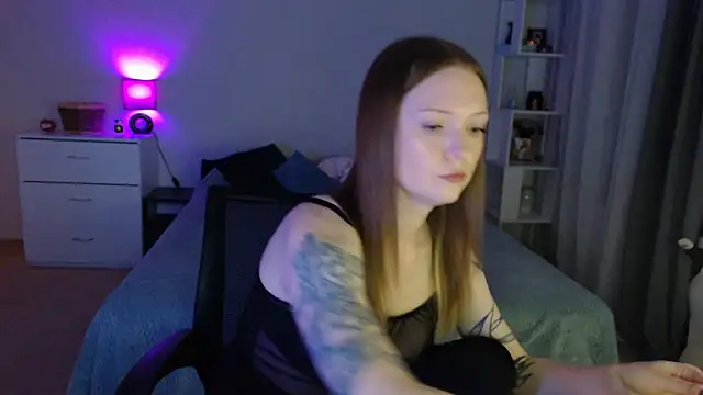 Snapshot of Allaria chatting on November 2025 05:24:02 PM Allaria online show from November 2025 05:24:02 PM