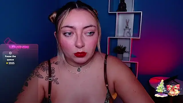 miaawild online show from December 2024 08:12:02 PM