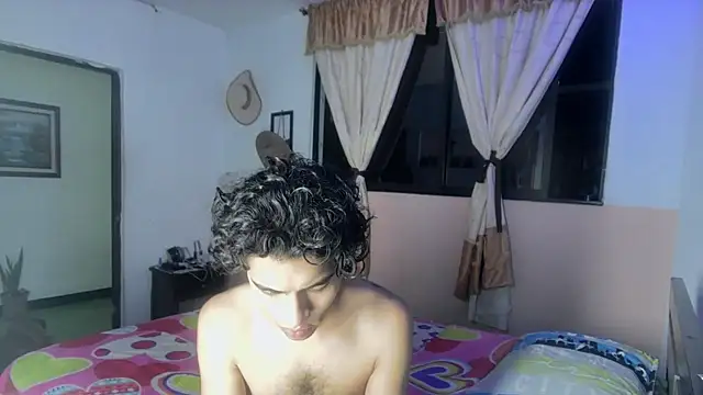 Snapshot of sweet_tippot chatting on December 2024 03:11:02 AM sweet tippot online show from December 2024 03:11:02 AM